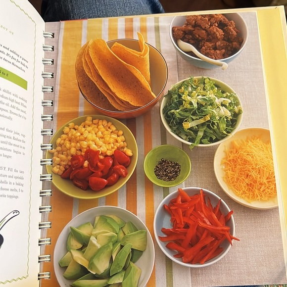 VINTAGE. BOOK - Picture 10 of 11